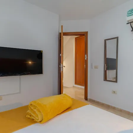 Pensionat Rooms City 3*